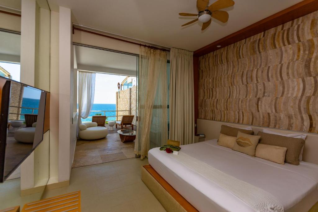 Junior Suite Room - Image 1