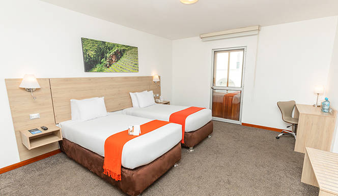 Traditional Twin Room with City View - Image 3