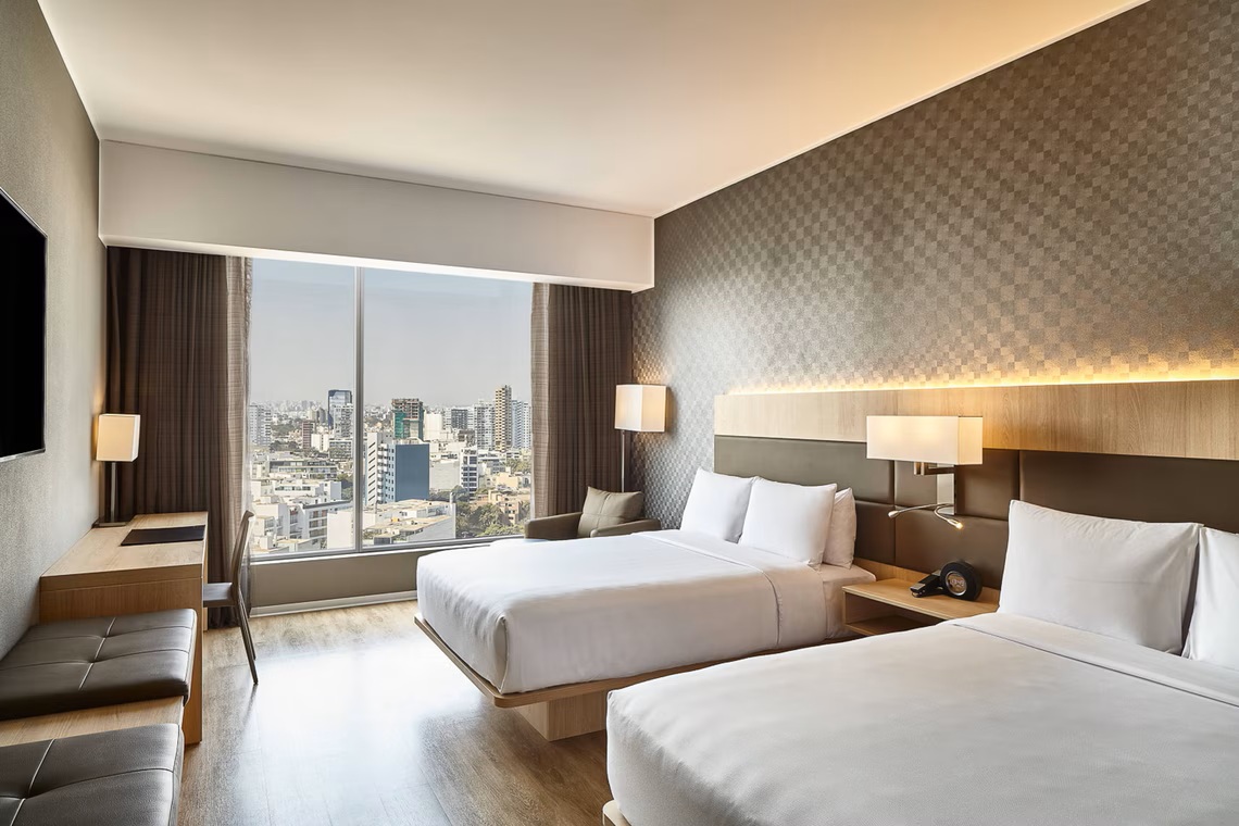 Deluxe Double Room - Image 2