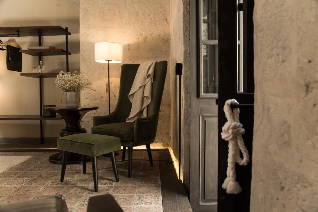 Claustro Room - Image 2