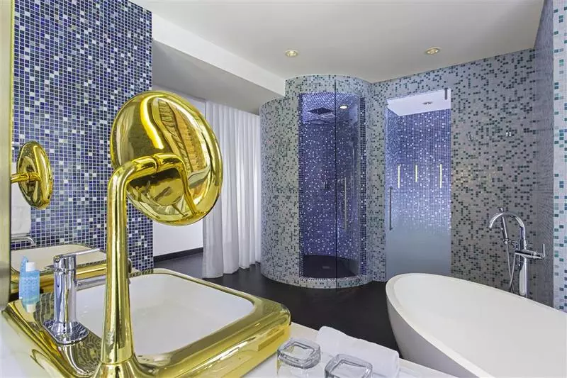 Vice Presidential Suite - Image 2