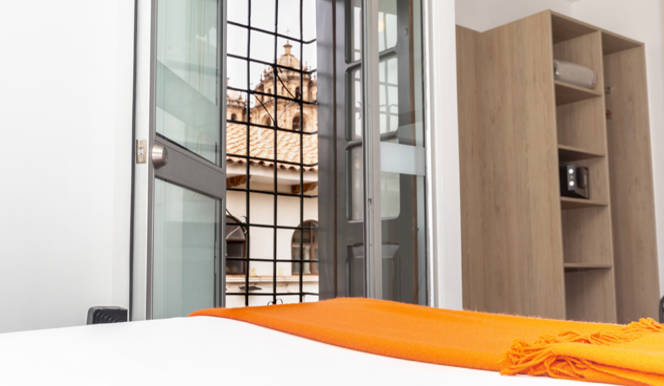 Traditional Matrimonial Room with view - Image 1