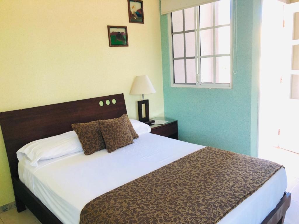 Small Double Room - Image 1