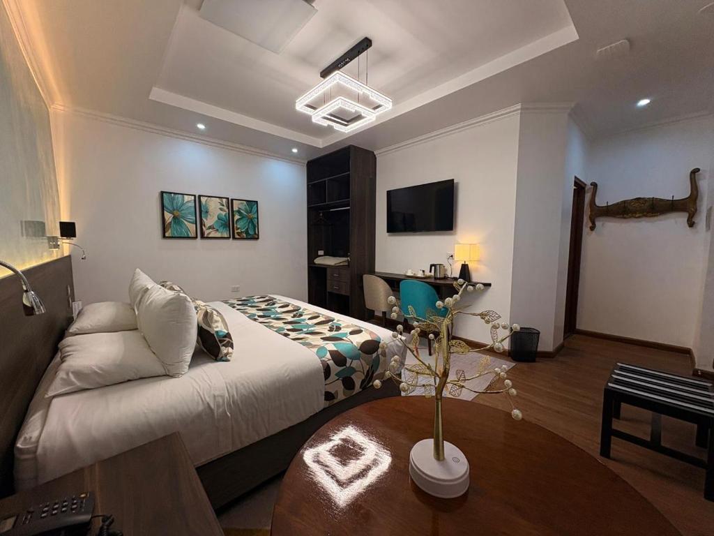 Sacha Suite Room - Image 3