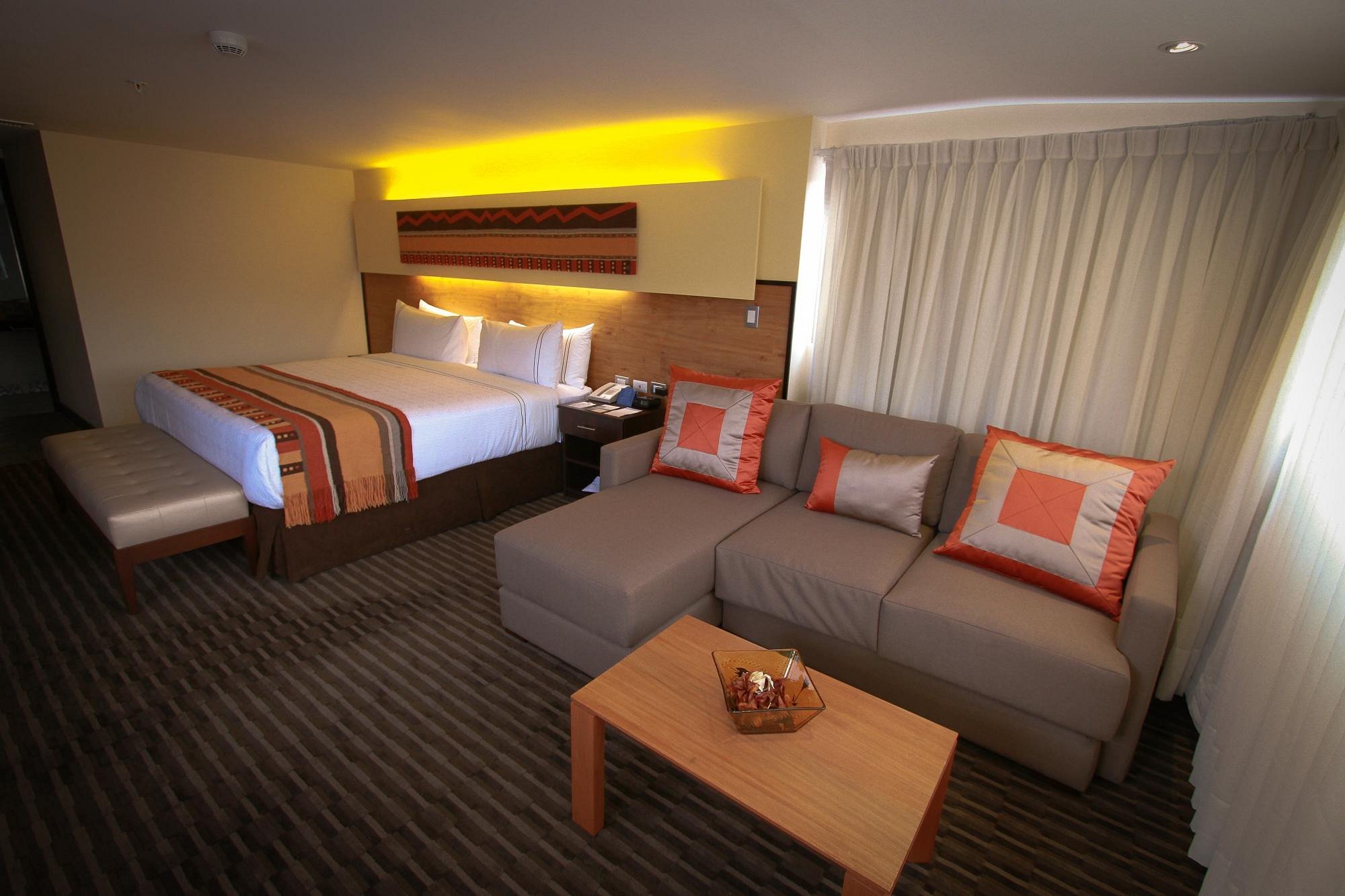 One Queen Bed - Image 1