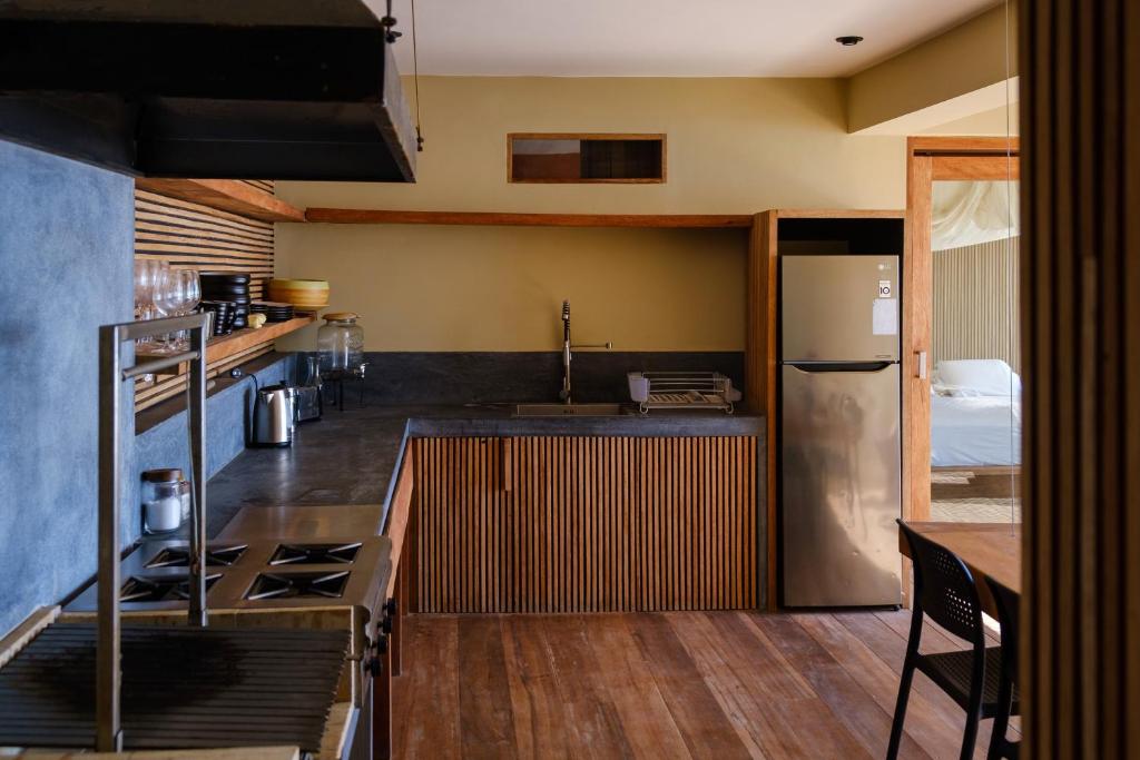 Deluxe Suite - Image 3