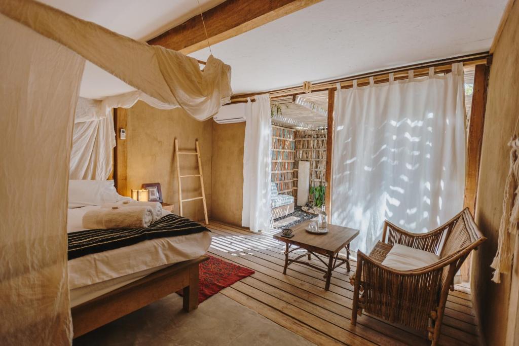 Triple Room with Balcony - Image 1