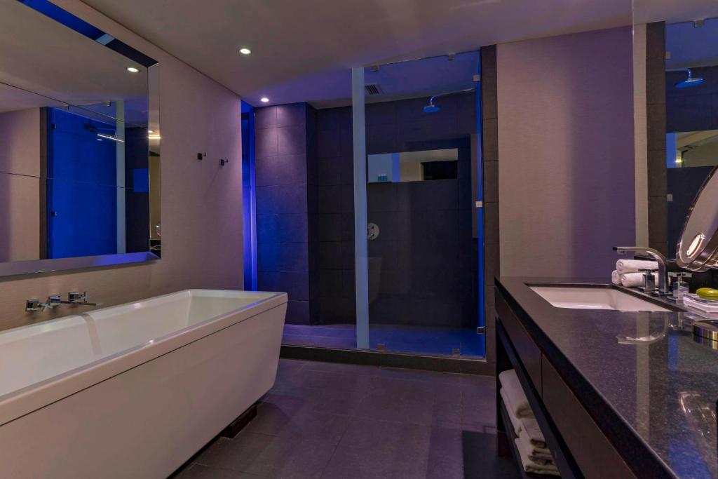 Premier Suite - Image 4