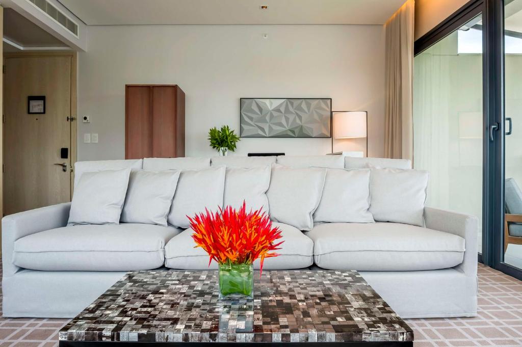 Oceanfront Suite - Image 2