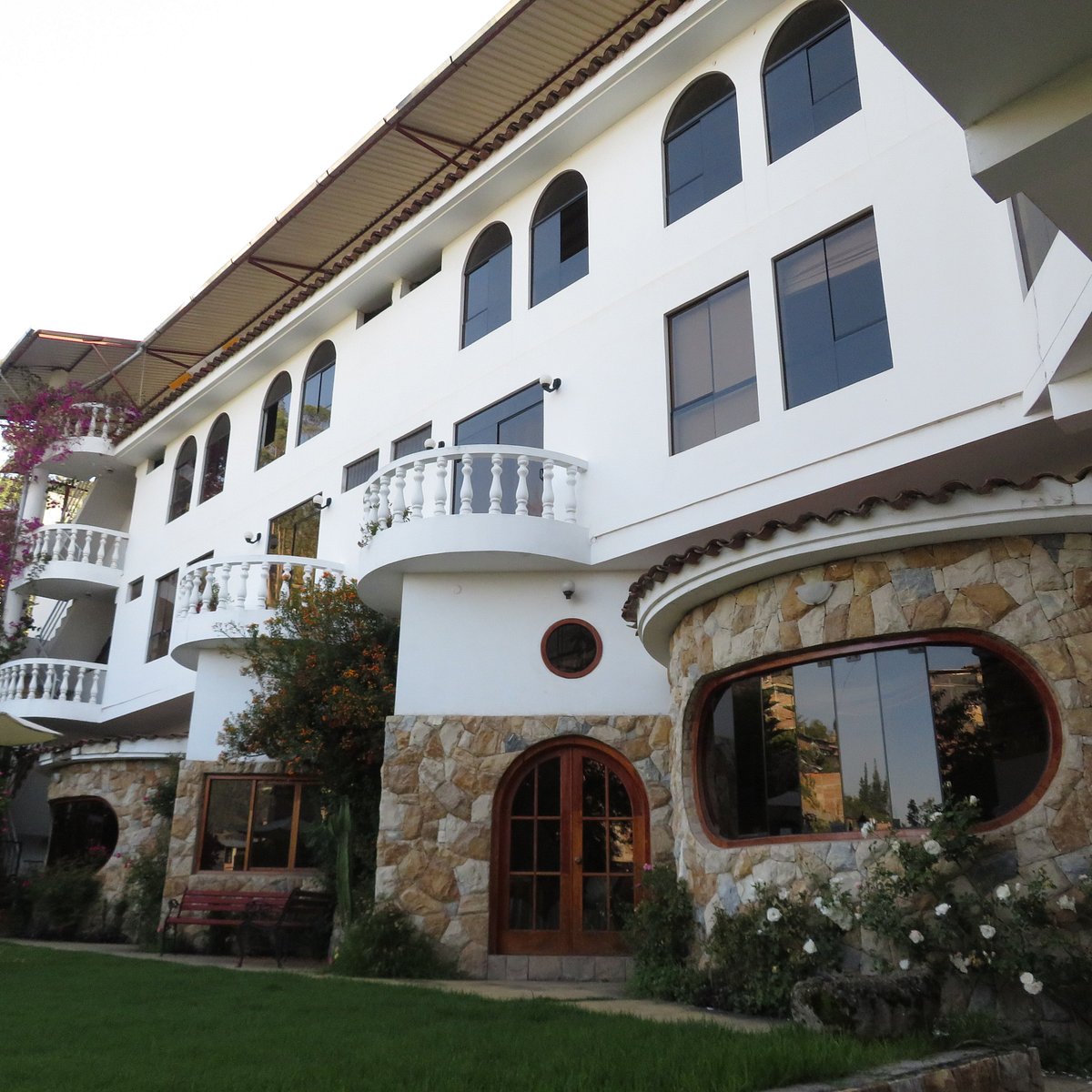 La Mansion Casa Hotel